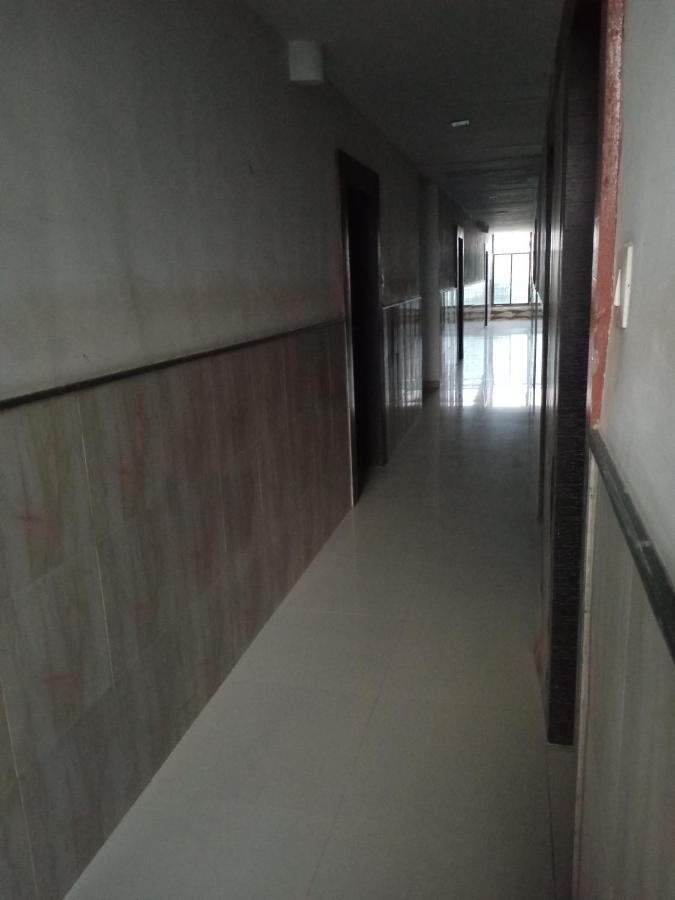 Malhar Palace Hotel Shirdi Esterno foto