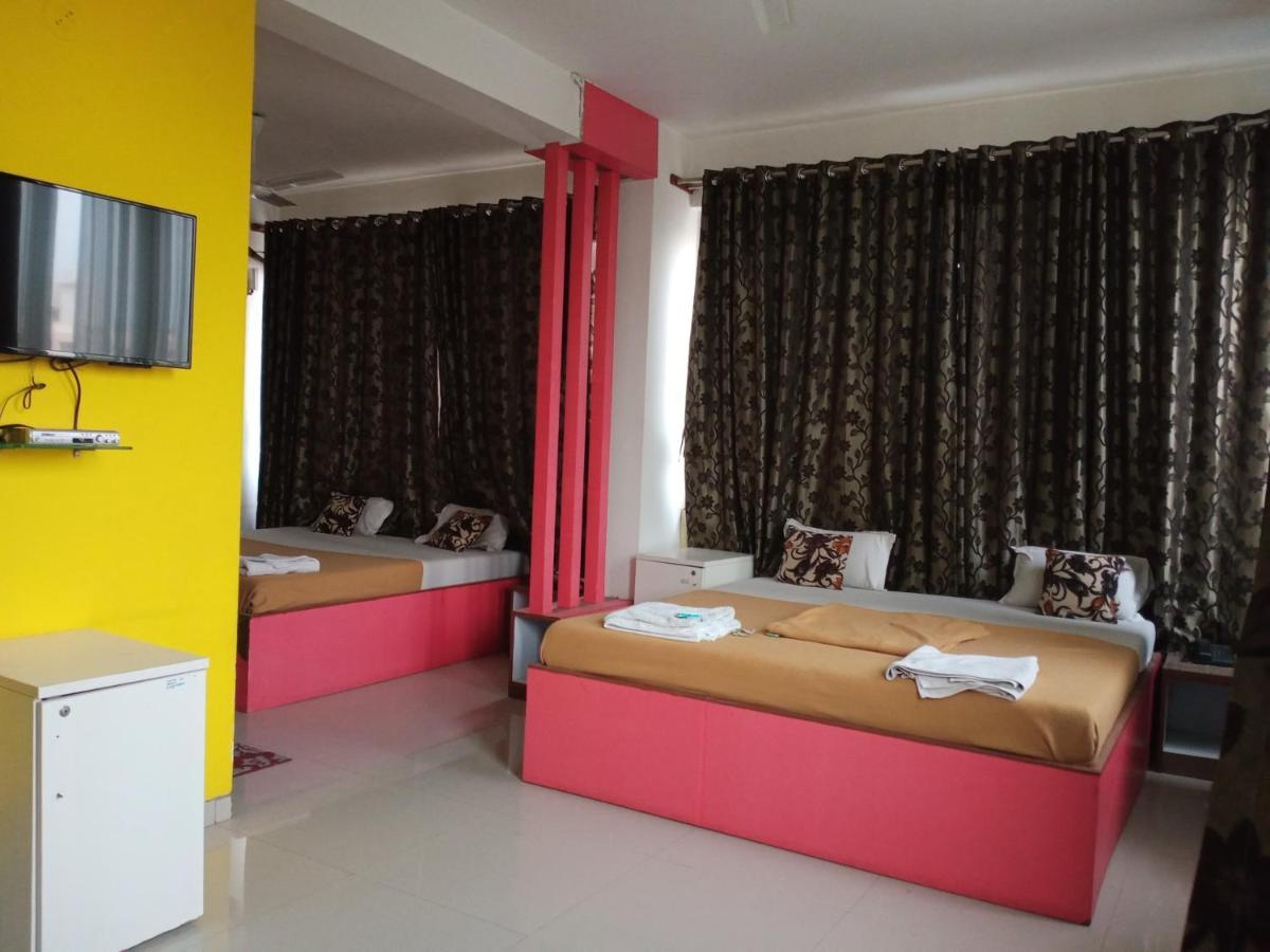 Malhar Palace Hotel Shirdi Esterno foto
